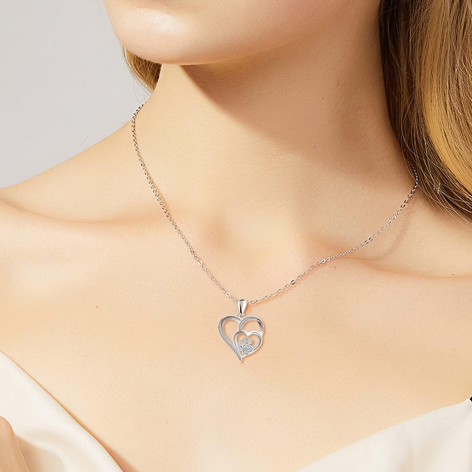 Inolt - Paw & heart necklace in silver