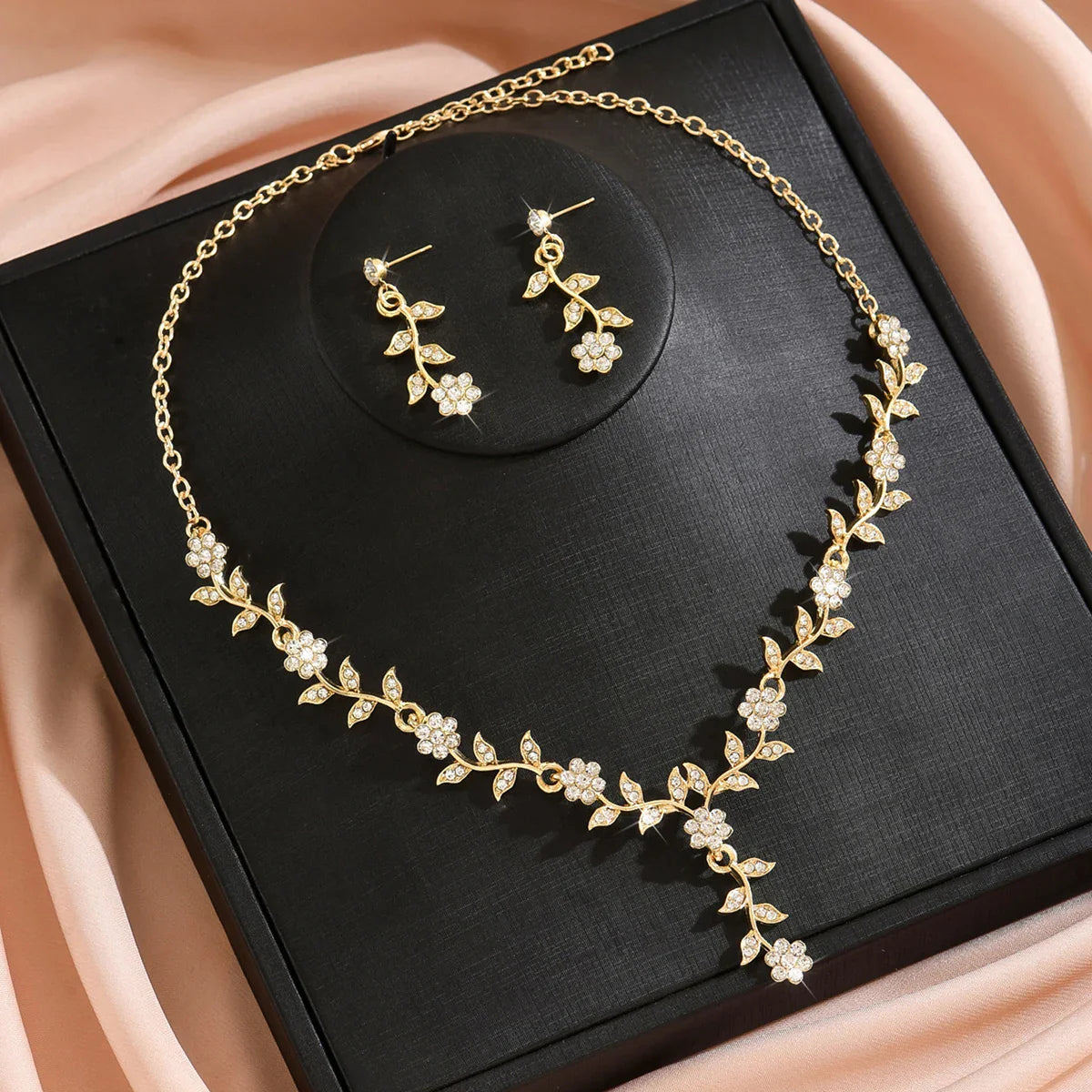 Botanical Flower Necklace & Dangle Earrings