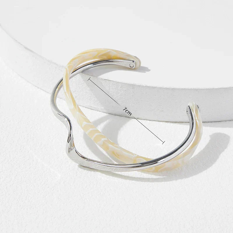Zariah - Minimalist Undulating Open Cuff