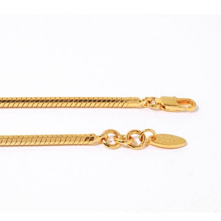 Kelly - Sparkling Crystal Choker